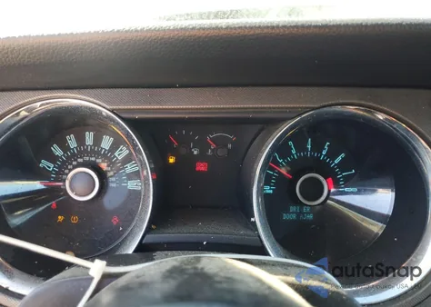 2013 Ford Mustang z USA, uszkodzony, nr VIN 1ZVBP8EM1D5236953